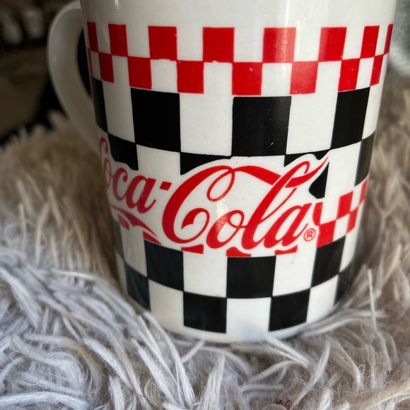 Vintage 1996 Coca Cola Gibson Mug - Picture 3 of 3